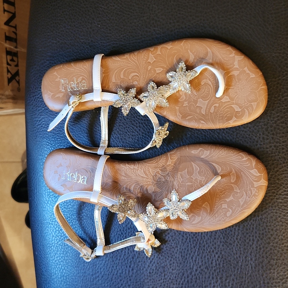 Reba shimmery sandals